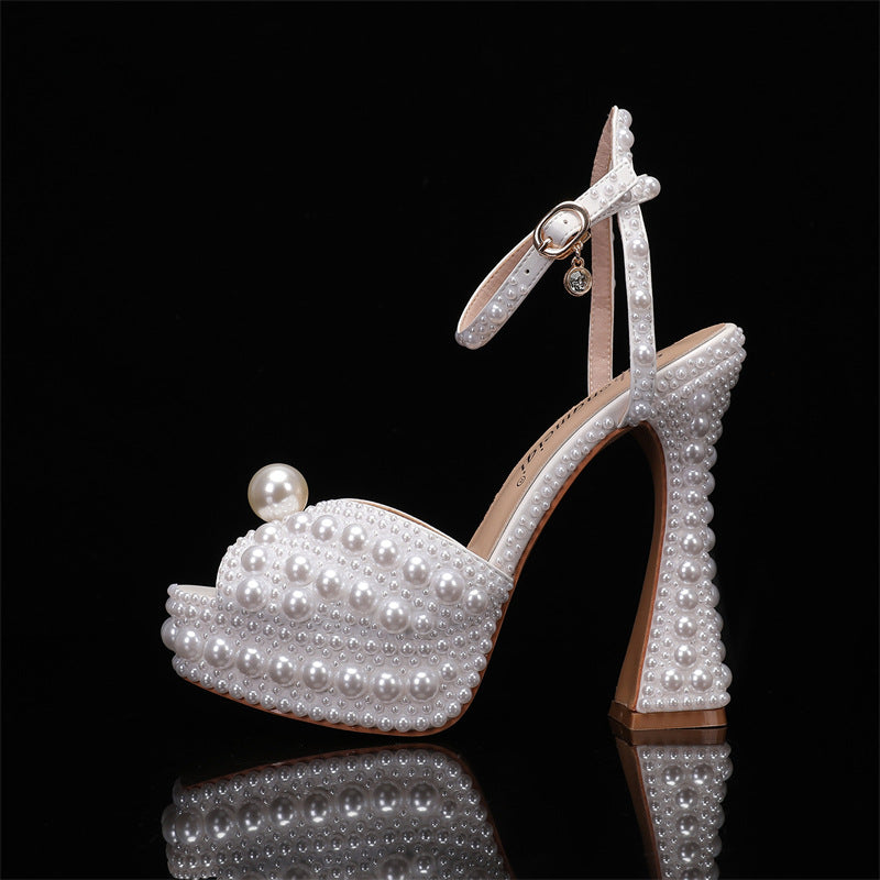 Scarpe donna con tacco alto Valstrend, scarpe in pelle PU nere con suola sottile e tomaia elegante, vista frontale.