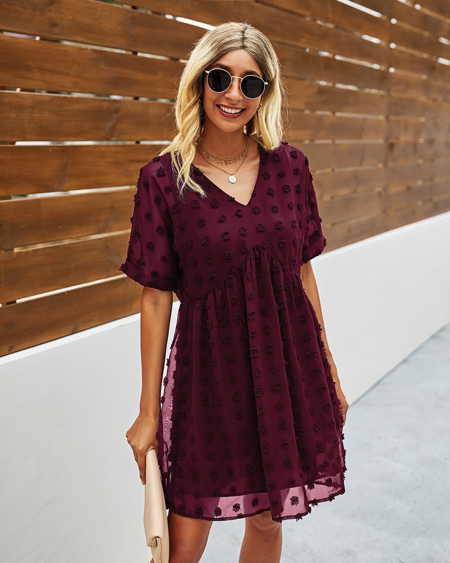 Vestito da donna Valstrend in chiffon con pois a tinta unita, stile elegante e leggero per occasioni speciali.