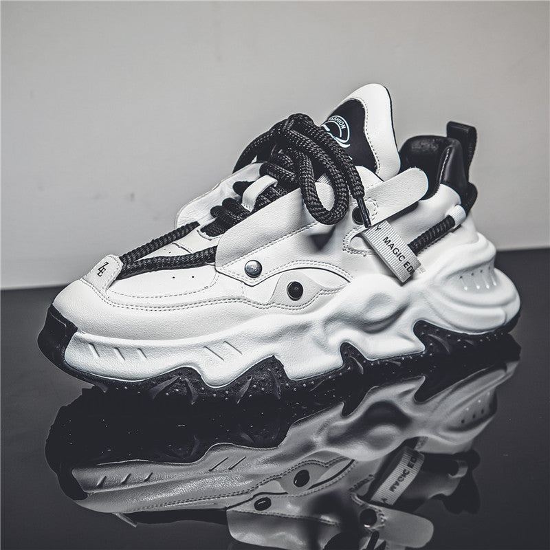 Scarpe casual da uomo Valstrend in bianco con cinturini incrociati, tessuto morbido e suola antiscivolo.