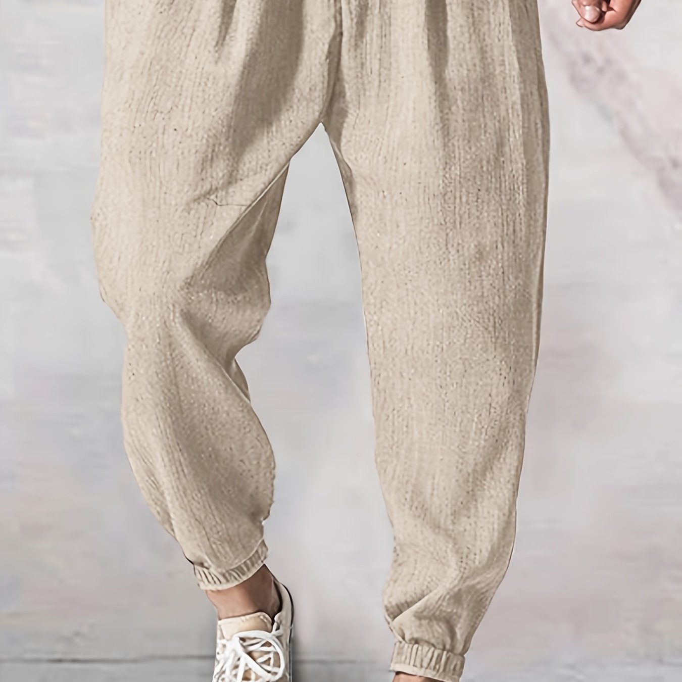 Joggers uomo Valstrend in tessuto lavato e strappato, pantaloni casual a vita bassa con tasche e cintura con coulisse.