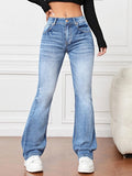 Pantaloni in denim Valstrend con vita alta, taglio bootcut, vestibilità ampia e modellante, stile casual e moderno.