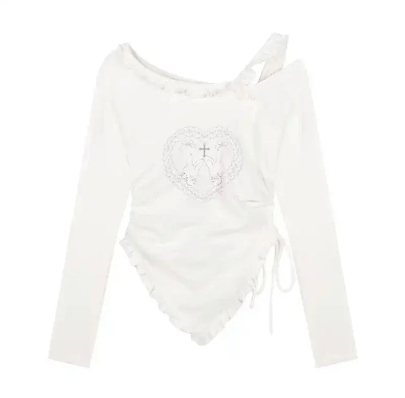 Completo di maglietta e gonna stampata in stile hot girl, moda valstrend, look trendy e casual, dettaglio stampa colorata.