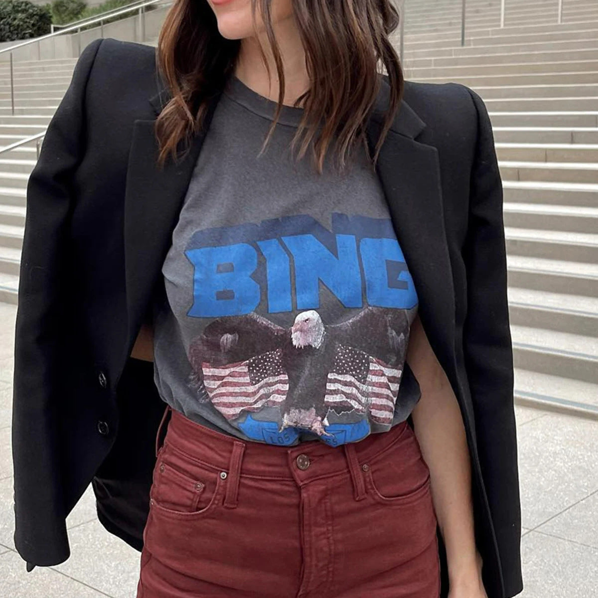 T-shirt donna Valstrend con stampa, collo rotondo, maniche corte e vestibilità larga, tessuto morbido e comodo.