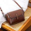 Borsa portafoglio in vera pelle Valstrend, elegante e versatile, con scomparto per telefono cellulare e dettagli in pelle naturale