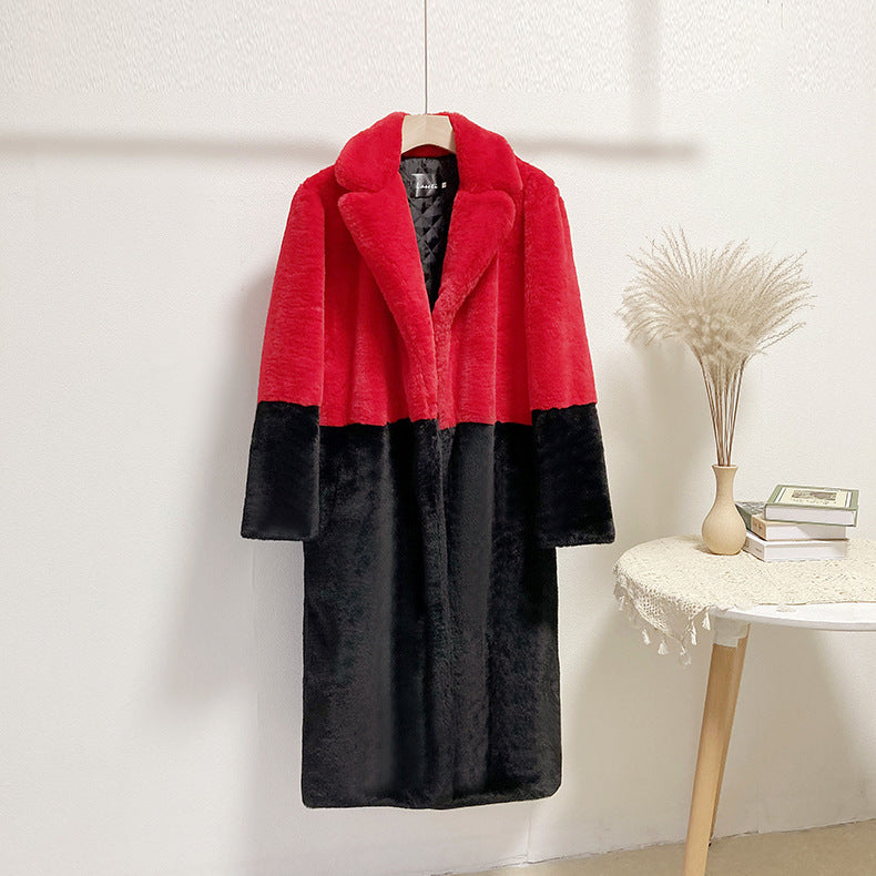 Cappotto di pelliccia esteso taglia XXL da donna Valstrend, morbido e caldo, con dettaglio di pelliccia sintetica beige, vista frontale