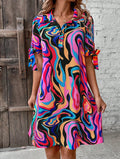 Vestito chemisier fluido Valstrend con maniche corte, stampa europea e americana, fiocco e stile casual.
