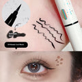 Eyeliner liquido Cool Sense Spirit Still di Valstrend, penna sottile con colore nero intenso e finitura lucida.