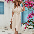 Vestito donna in lino Valstrend con cintura regolabile, scollo a V e spacco laterale, ideale per look estivi e casual.