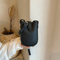 Borsa messenger leggera in pelle morbida coordinata con tracolla per telefono cellulare, stile elegante e pratico di Valstrend shop
