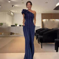 Giacca jumpsuit a righe con colletto diagonale e spalle scoperte, stile aderente in tessuto valstrend con dettagli stringati e finiture a orlo.