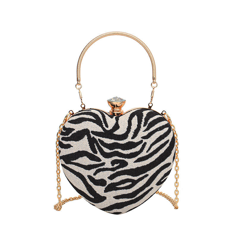 Borsa a tracolla cuore per donna Internet Celebrity di Valstrend shop, con dettagli eleganti e design alla moda.