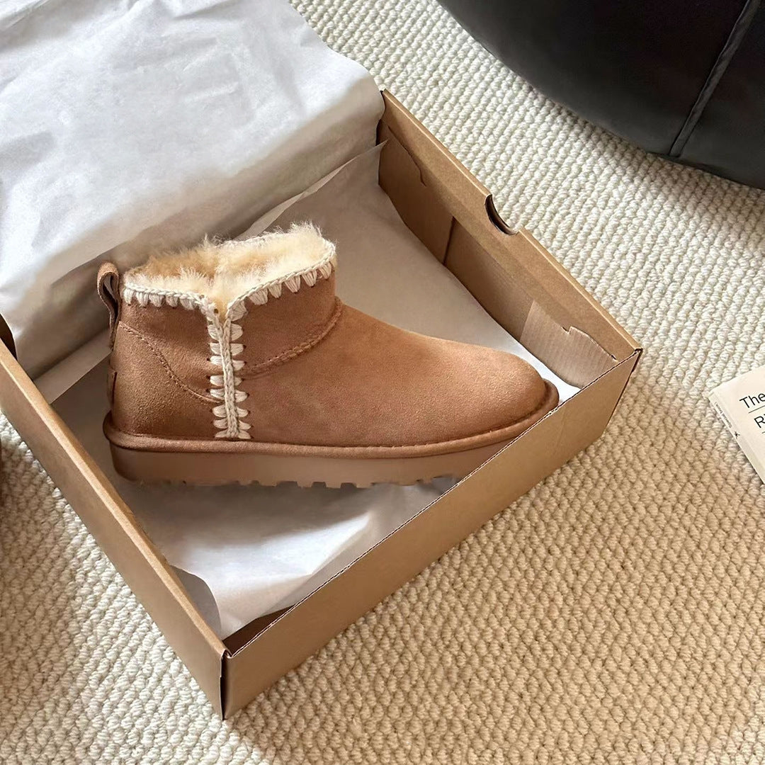 Stivaletti ankle Valstrend Snow Sheep Fur con fodera in lana mini, stile integrato per inverno caldo e confortevole.