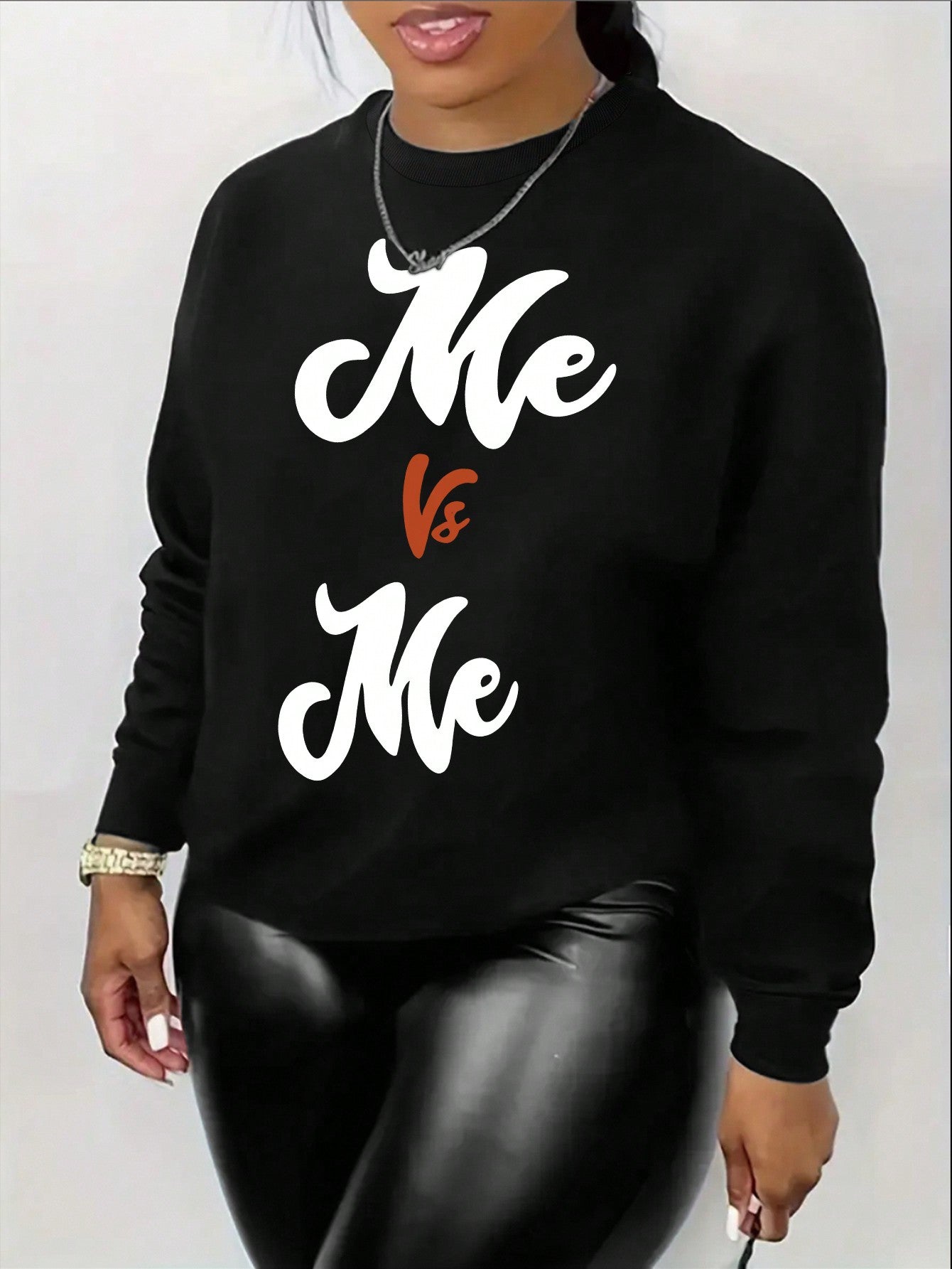Maglione casual stampato Valstrend, vestibilità larga, collo rotondo, elegante e comodo da indossare.