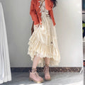 Vestito in velluto Valstrend con gonna larga a strati e pizzo spesso, stile elegante e femminile.