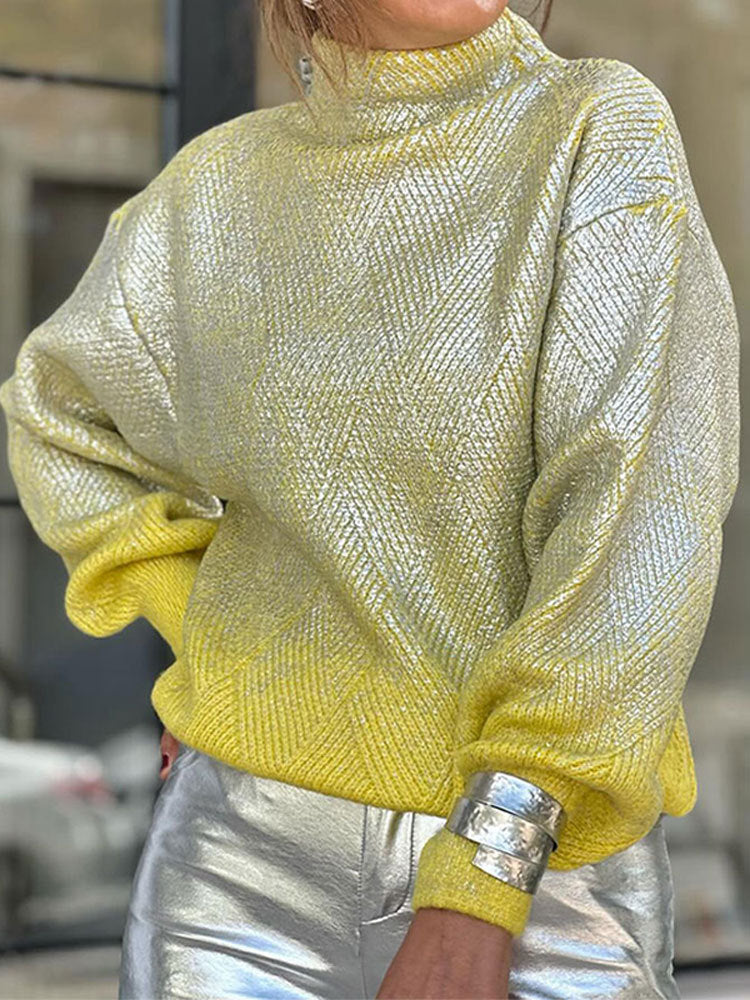 Maglione turtleneck con motivo geometrico bronzato in stile Valstrend, morbido e alla moda, indossato come esempio di look autunnale.