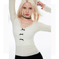 Maglietta intima Valstrend in pizzo, slim fit, colore unito, V-neck, aderente, perfetta come sottoveste o top da indossare.