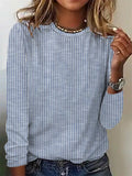 T-shirt donna a righe a maniche corte, collo rotondo, colorato e morbido, marca Valstrend, stile casual e comodo.