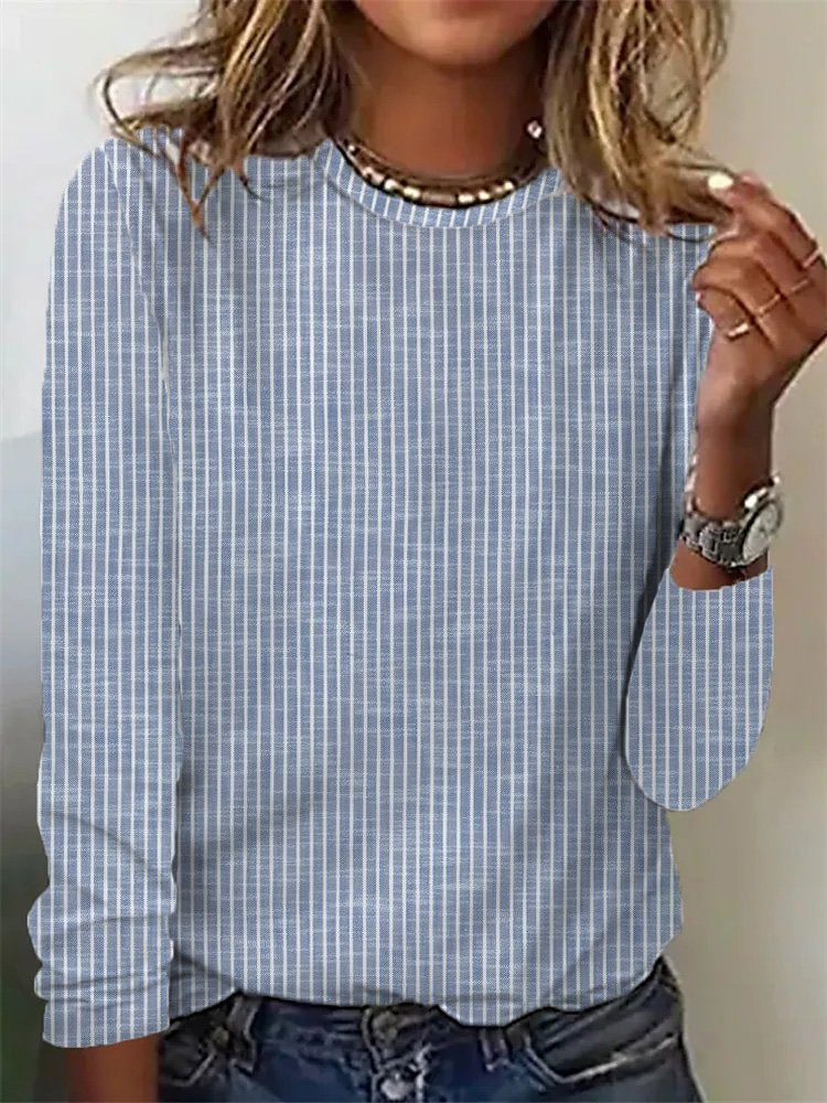 T-shirt donna a righe a maniche corte, collo rotondo, colorato e morbido, marca Valstrend, stile casual e comodo.