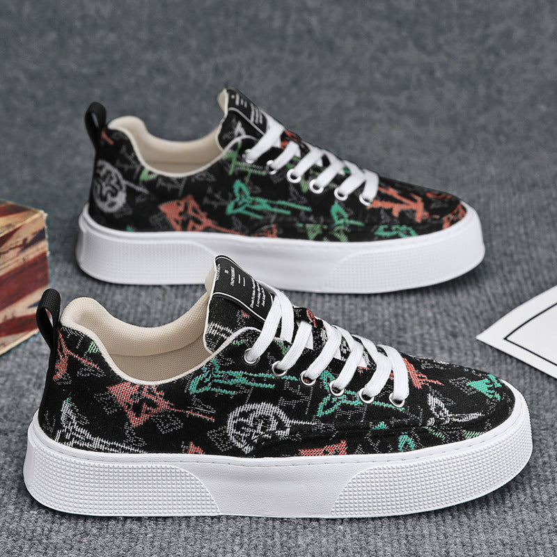 Scarpe da uomo Valstrend in canvas traspirante, leggere con suola morbida e design alla moda, visualizzate frontalmente.