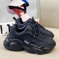 Scarpe da donna Valstrend con sneaker sportive in pelle con piattaforma, vista frontale con dettagli in pelle e suola robusta