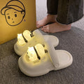 Scarpe estive luminose a fori per donna di Valstrend, stile popolare e alla moda, con dettagli luminosi e apertura a fori.