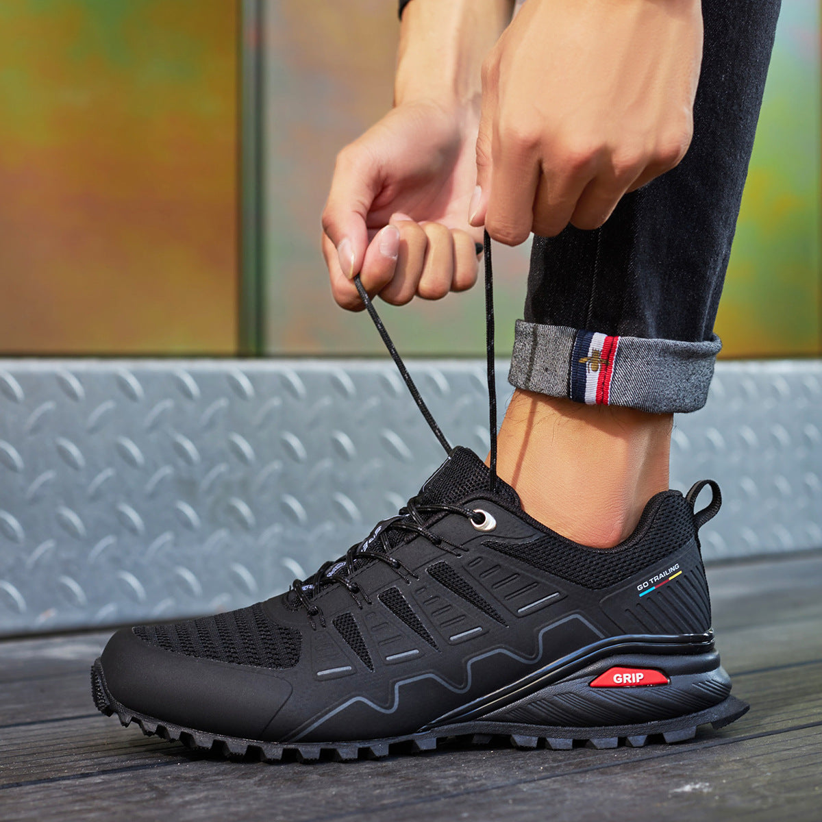 Sneakers da esterno uomo di taglia grande Valstrend, resistente all'usura e antiscivolo, con suola robusta e design sportivo.