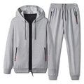 Set da uomo Valstrend con cardigan sportivo casual con zip e pantaloni abbinati, stile comodo e moderno.