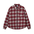 Camicia a quadri in cotone imbottita per uomo, cappotto Valstrend, stile casual, con collo e tasche visibili.
