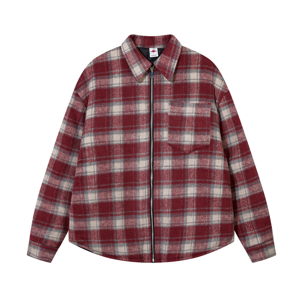 Camicia a quadri in cotone imbottita per uomo, cappotto Valstrend, stile casual, con collo e tasche visibili.