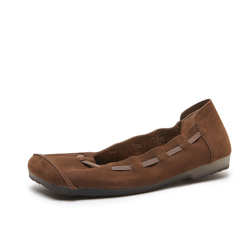 Scarpe basse Valstrend con punta quadrata in pelle autentica, banda elastica e design elegante, vista frontale.