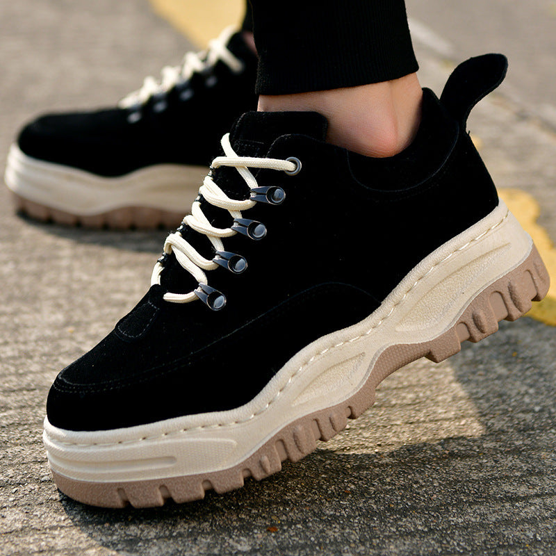 Scarpe uomo Valstrend All-match Retro Platform con suola alta e design vintage, eleganti e comode per ogni occasione.