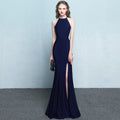 Vestito da sera lungo rosso con gonna a sirena, collo a gabbia e stile da sposa, moda Valstrend per matrimonio e banchetto.