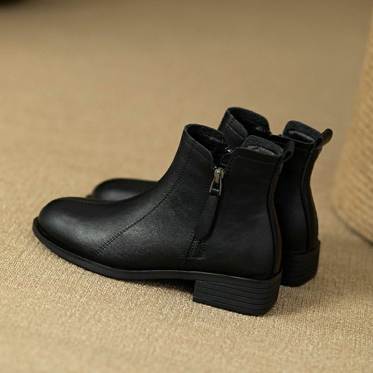 Stivaletti corti in pelle morbida britannica Valstrend con punta rotonda e zip laterale, design elegante e comodo.