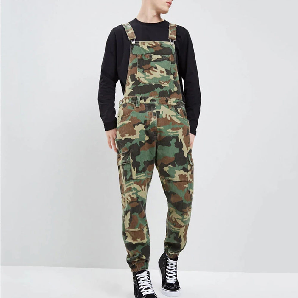 Pantaloni da lavoro mimetici in stile città Valstrend, con bretelle e tasche robuste per uso outdoor e tattico.