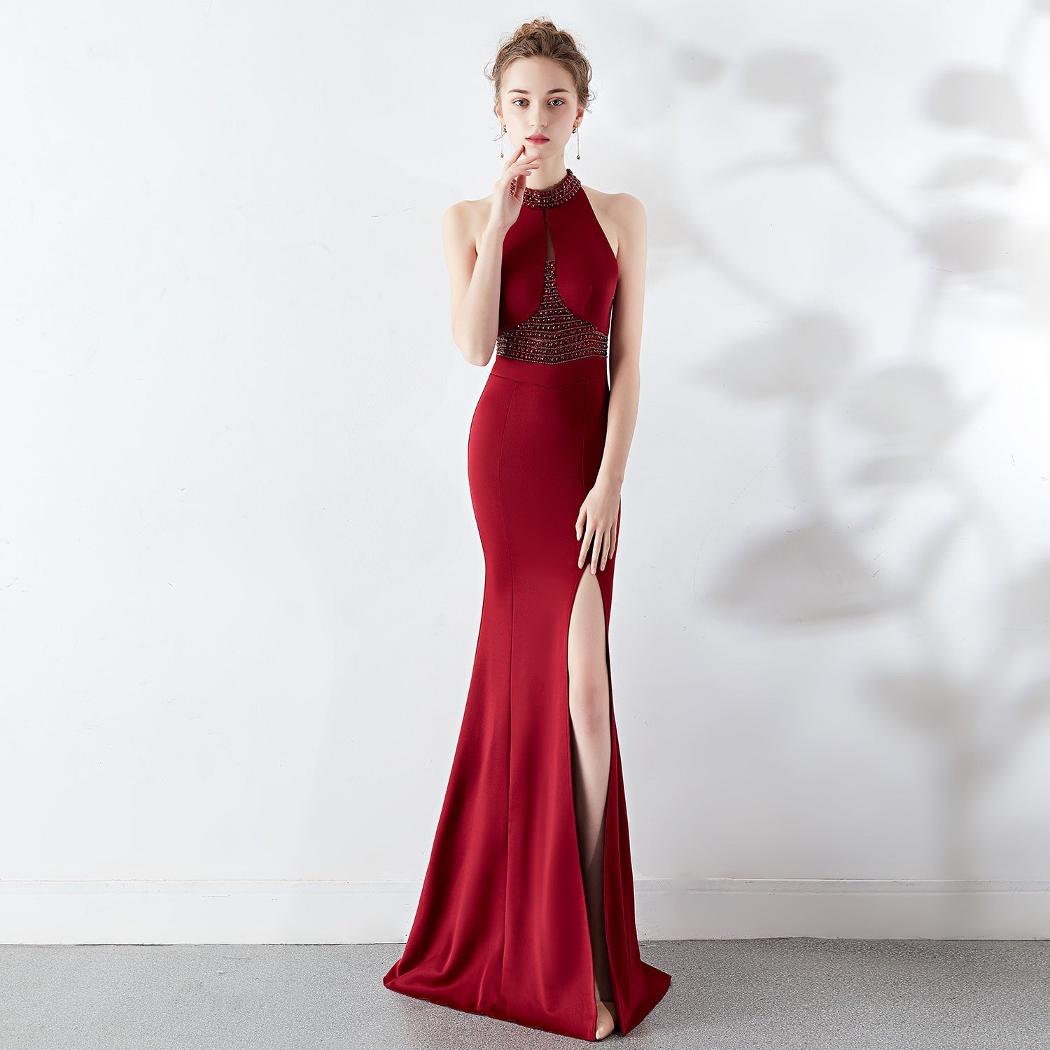 Vestito da sera da banchetto Valstrend, abito elegante con gonna ampia e dettagli raffinati, ideale per occasioni speciali.