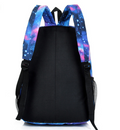Zaino Galaxy Valstrend con design spaziale, spallacci regolabili e scomparto principale, ideale per scuola e uso quotidiano.