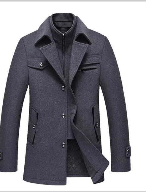 Cappotto invernale slim fit in lana per uomo, con colletto staccabile e stile casual, marca Valstrend, tessuto misto lana.