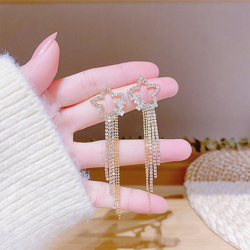 Orecchini in argento sterling con perle lucide, design elegante e leggero, firmati Valstrend, perfetti per uno stile raffinato.