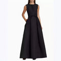 Vestito snellente Valstrend per donna, abito aderente in tessuto elasticizzato con silhouette elegante e design moderno.