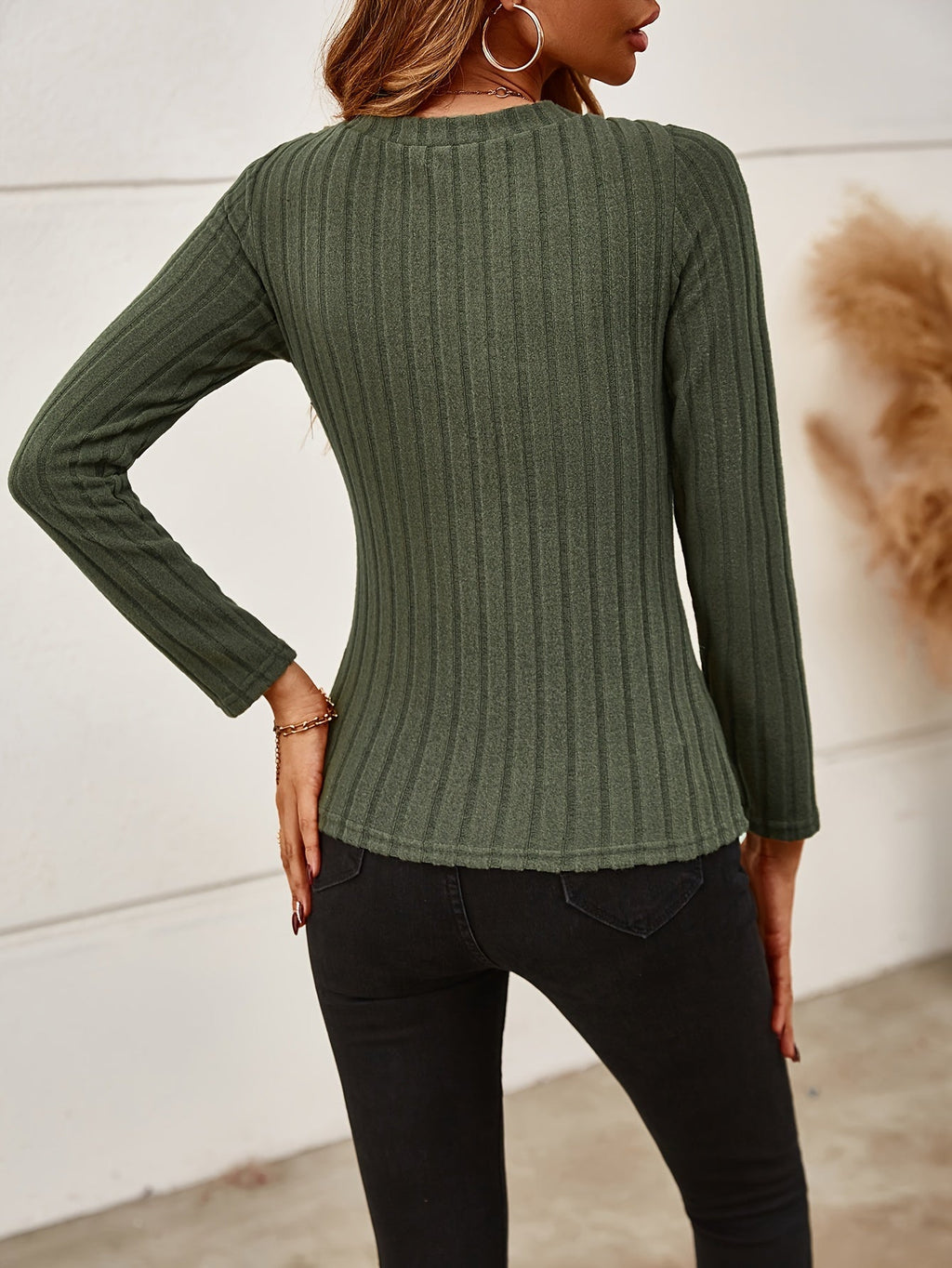 Maglietta a manica lunga a coste con scollo a V di Valstrend, top in maglia elegante e solido per primavera e autunno.