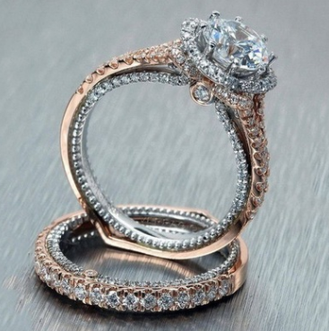 Anello di fidanzamento in oro rosa 14k con diamanti rotondi e separazione di colore, design europeo e americano, di Valstrend.