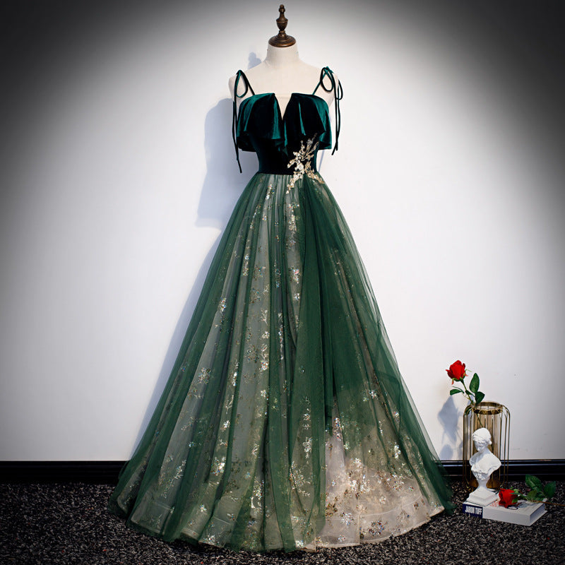 Abito lungo da sera Valstrend in verde scuro con design fantasy e stile Mori, con dettagli eleganti e tessuto fluido.