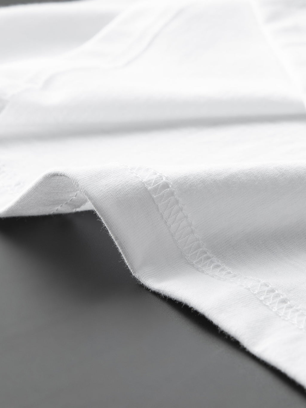 Maglietta donna Valstrend con stampa Parigi, maniche corte e collo rotondo, top casual per primavera ed estate.