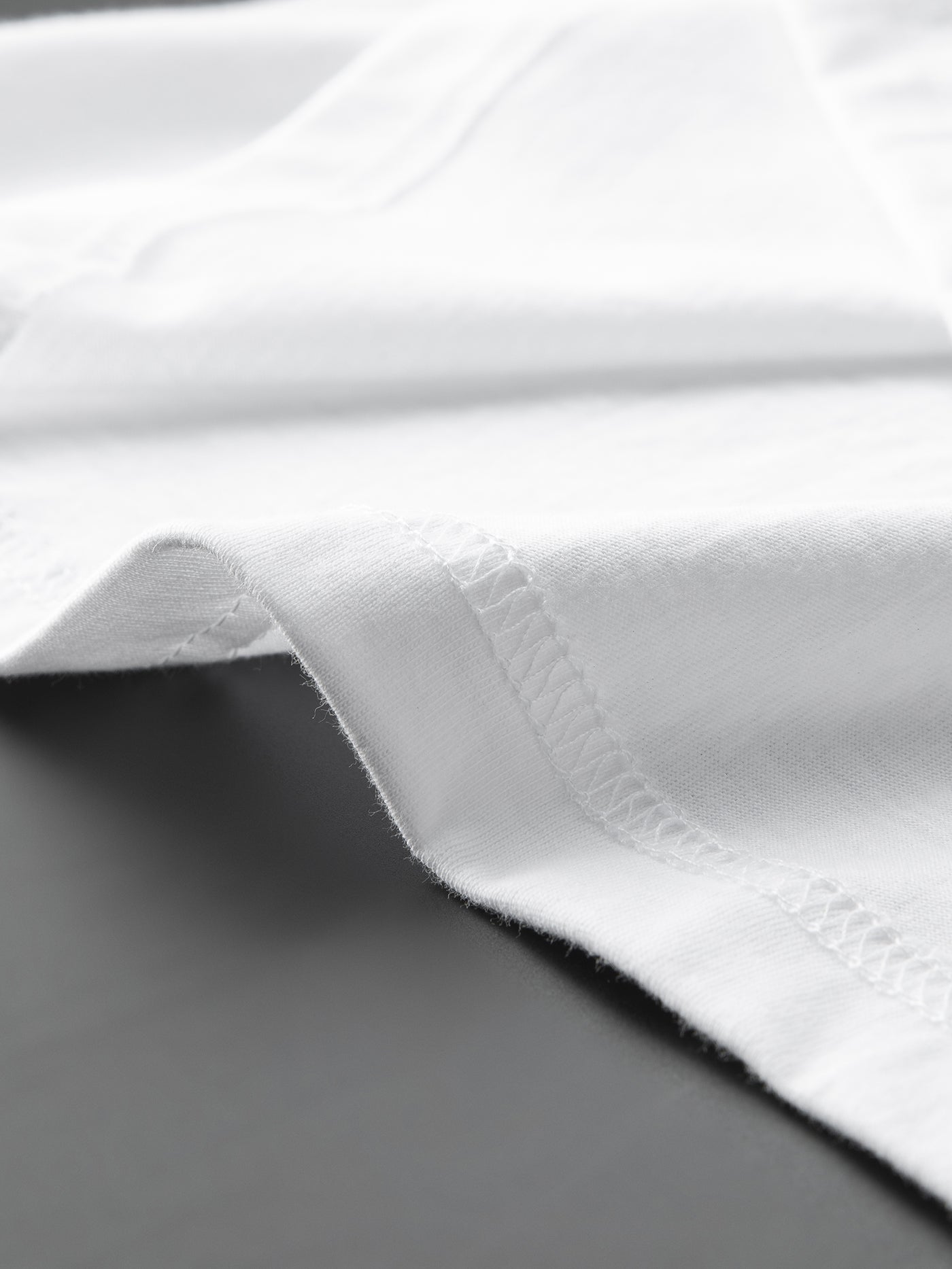 Maglietta donna Valstrend con stampa Parigi, maniche corte e collo rotondo, top casual per primavera ed estate.