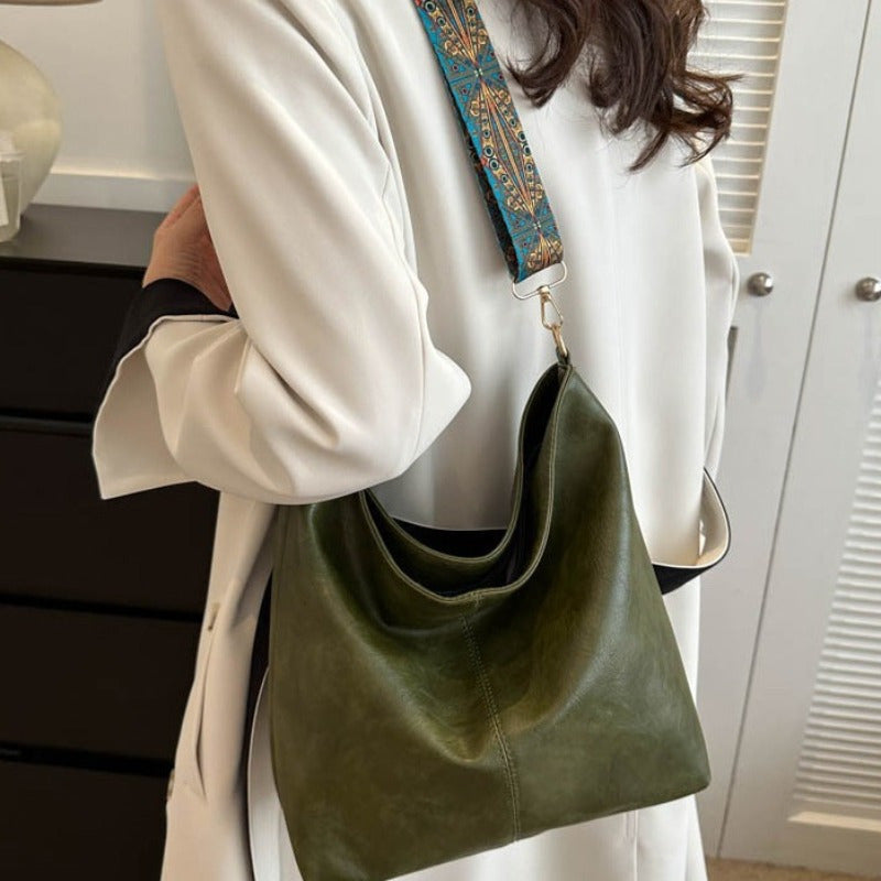 Borsa a spalla grande stile boho chic Valstrend, tracolla larga vintage, tote casual per pendolari e uso quotidiano.