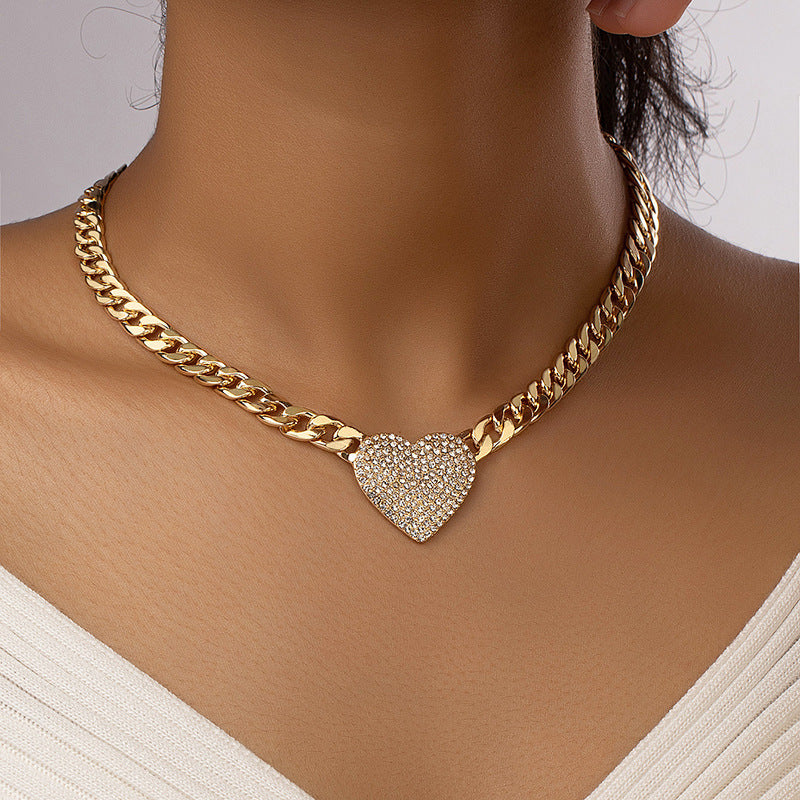 Collana con ciondolo a cuore placcato oro 18K con zirconi sintetici, ideale per donna, festa, matrimonio o regalo.