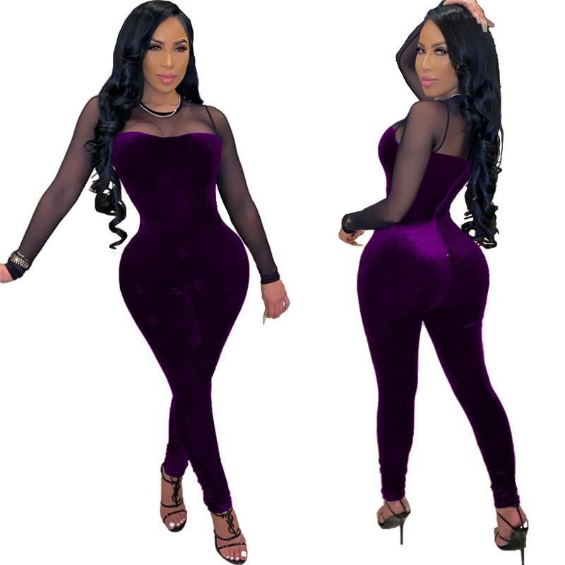 Combinazione elegante di jumpsuit donna Valstrend con maniche lunghe, vestibilità slim e stile alla moda.