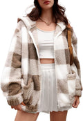 Cappotto femminile doppio lato in pelliccia morbida con zip, stile caldo e elegante, marca Valstrend shop, vista frontale.