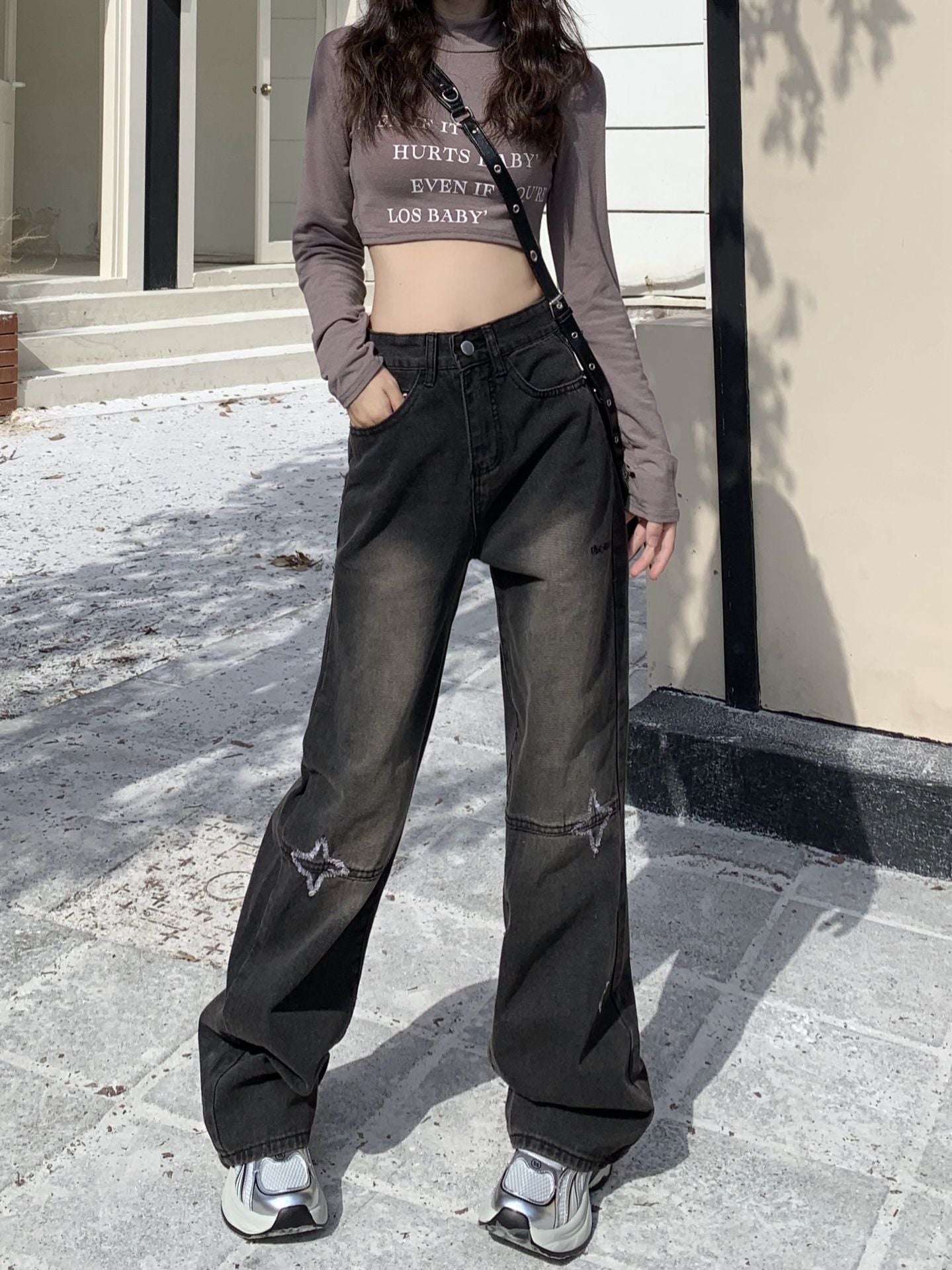 Jeans donna Valstrend stile retrò a sigaretta, pantaloni dritti di moda con design elegante e vestibilità comoda.
