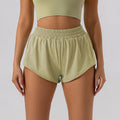 Shorts da yoga femminili a vita alta e morbidi, modello ampio di Valstrend shop, ideali per esercizio e relax.